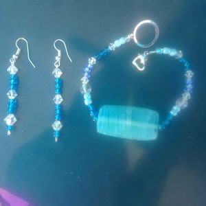 Catshi5 or dogs carriage, pink, soft removable lambs wool blanket inside.